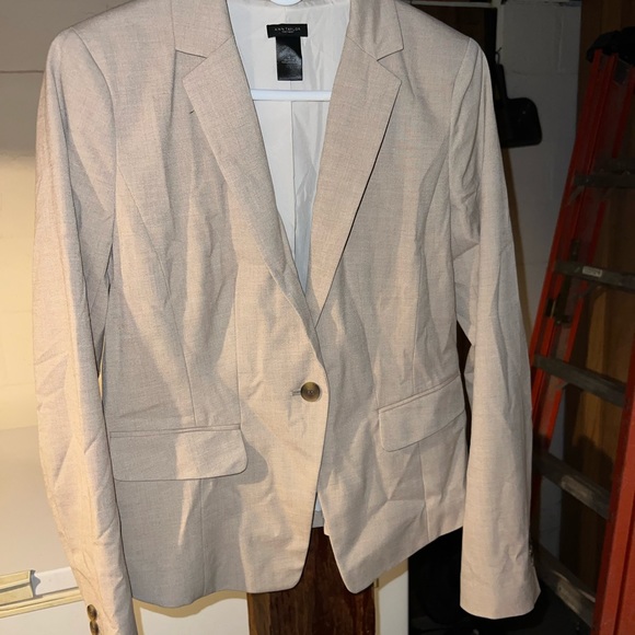 Blazer - Picture 2 of 3
